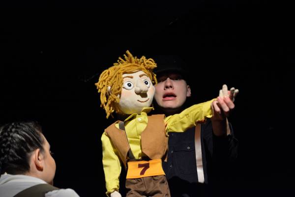 ХРАБРИЯТ МАЛЪК ШИВАЧ по приказката на Братя Грим