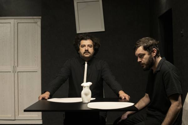 ГАРДЕРОБЪТ от Станислав Стратиев