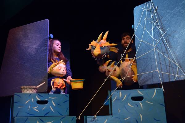 ЛАКОМИЯТ ЗМЕЙ по приказка на Тери Джоунс