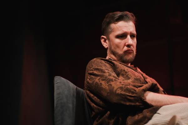 ОСТРИ ЗАВОИ от Ерик Асус